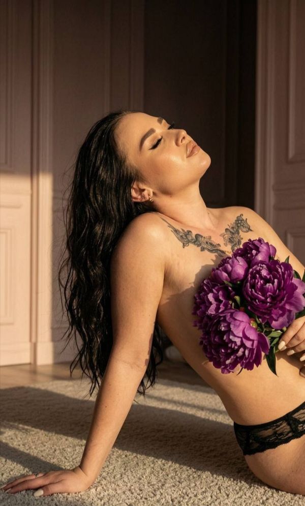 BRUNETKA LOLA ❤️  — анкета девушки и фото